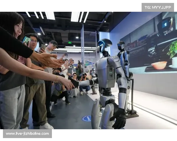 “人形机器人北京赛事破圈,280支队伍参赛展示具身智能前景”