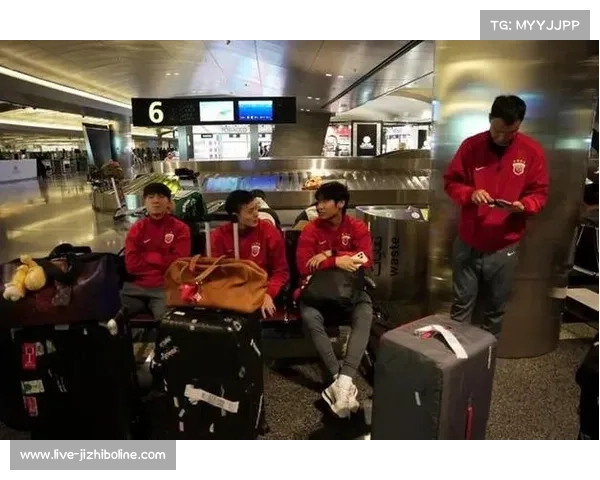 横滨水手多哥后腰让-克劳德或租借加盟上海海港